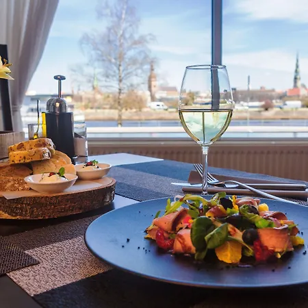 Hotel Radisson Blu & Spa, Daugava 4*